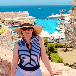 Meet your Posher, Emilia